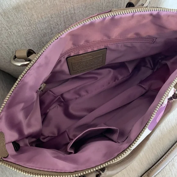 Silky Coach Shoulder Bag - Picture 6 of 7